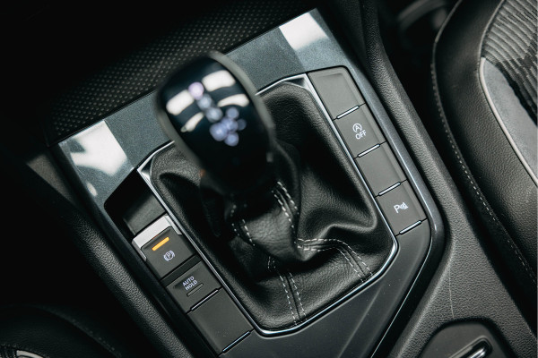 Volkswagen Tiguan 1.5 TSI R-Line Business+ | R-Line | Cruise Control | DSG | Trekhaak | Volkswagen Tiguan 1.5 TSI R-Line Business+ | R-Line | Cruise Control | DSG | Trekhaak |