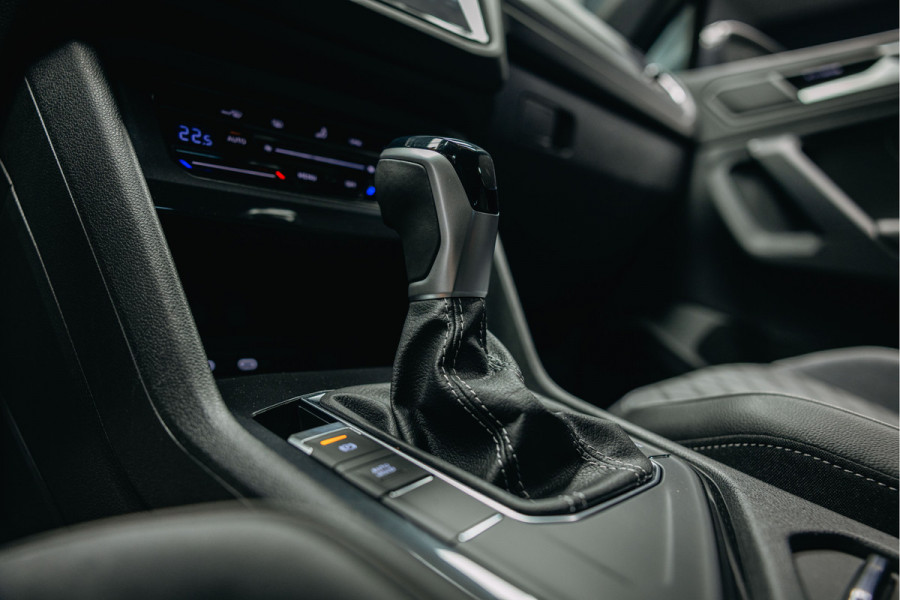 Volkswagen Tiguan 1.5 TSI R-Line Business+ | R-Line | Cruise Control | DSG | Trekhaak | Volkswagen Tiguan 1.5 TSI R-Line Business+ | R-Line | Cruise Control | DSG | Trekhaak |