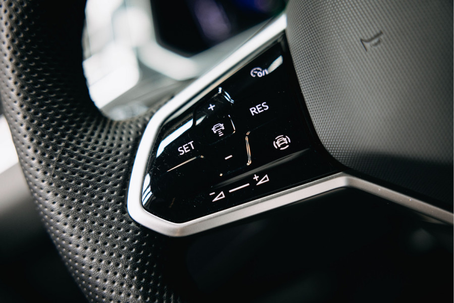 Volkswagen Tiguan 1.5 TSI R-Line Business+ | R-Line | Cruise Control | DSG | Trekhaak | Volkswagen Tiguan 1.5 TSI R-Line Business+ | R-Line | Cruise Control | DSG | Trekhaak |