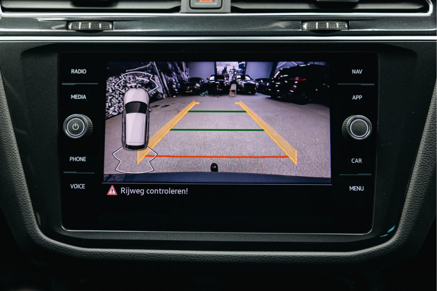 Volkswagen Tiguan 1.5 TSI R-Line Business+ | R-Line | Cruise Control | DSG | Trekhaak | Volkswagen Tiguan 1.5 TSI R-Line Business+ | R-Line | Cruise Control | DSG | Trekhaak |