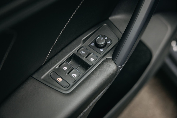 Volkswagen Tiguan 1.5 TSI R-Line Business+ | R-Line | Cruise Control | DSG | Trekhaak | Volkswagen Tiguan 1.5 TSI R-Line Business+ | R-Line | Cruise Control | DSG | Trekhaak |