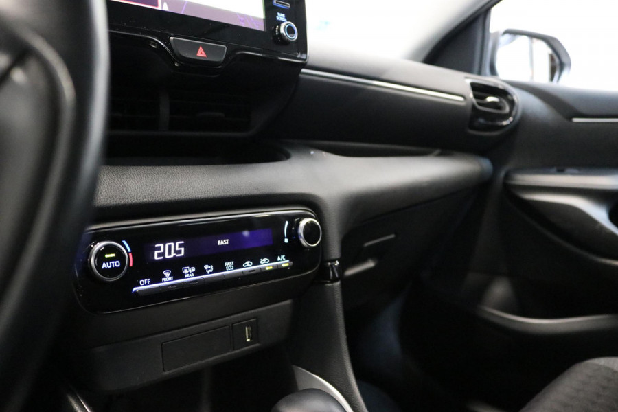 Toyota Yaris 1.5 Hybrid Active | CAMERA | NL AUTO | NAP | Toyota Yaris 1.5 Hybrid Active | CAMERA | NL AUTO | NAP |