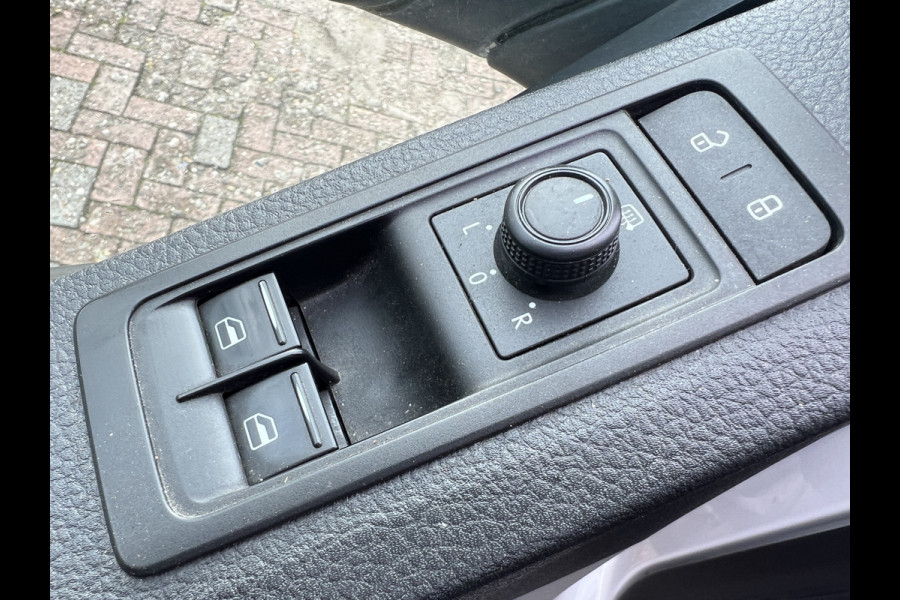 Volkswagen Transporter 2.0 TDI L2H1 Imperiaal/Navi/Trekhaak