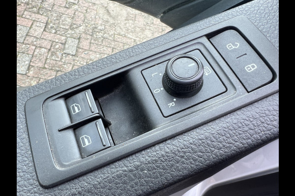 Volkswagen Transporter 2.0 TDI L2H1 Imperiaal/Navi/Trekhaak