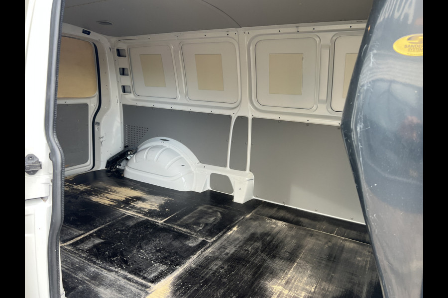 Volkswagen Transporter 2.0 TDI L2H1 Imperiaal/Navi/Trekhaak
