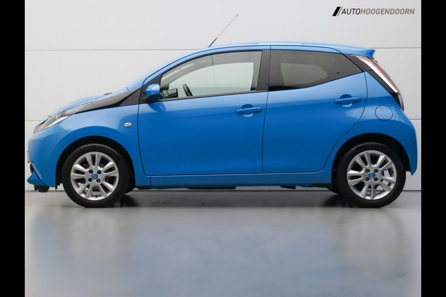 Toyota Aygo 1.0 VVT-i x-joy (NAVIGATIE,LED VERLICHTING,AIRCO,CRUISE,CAMERA,LANE-ASSIST,NIEUWE APK,LM-VELGEN,TOPCONDITIE) Toyota Aygo 1.0 VVT-i x-joy (NAVIGATIE,LED VERLICHTING,AIRCO,CRUISE,CAMERA,LANE-ASSIST,NIEUWE APK,LM-VELGEN,TOPCONDITIE)