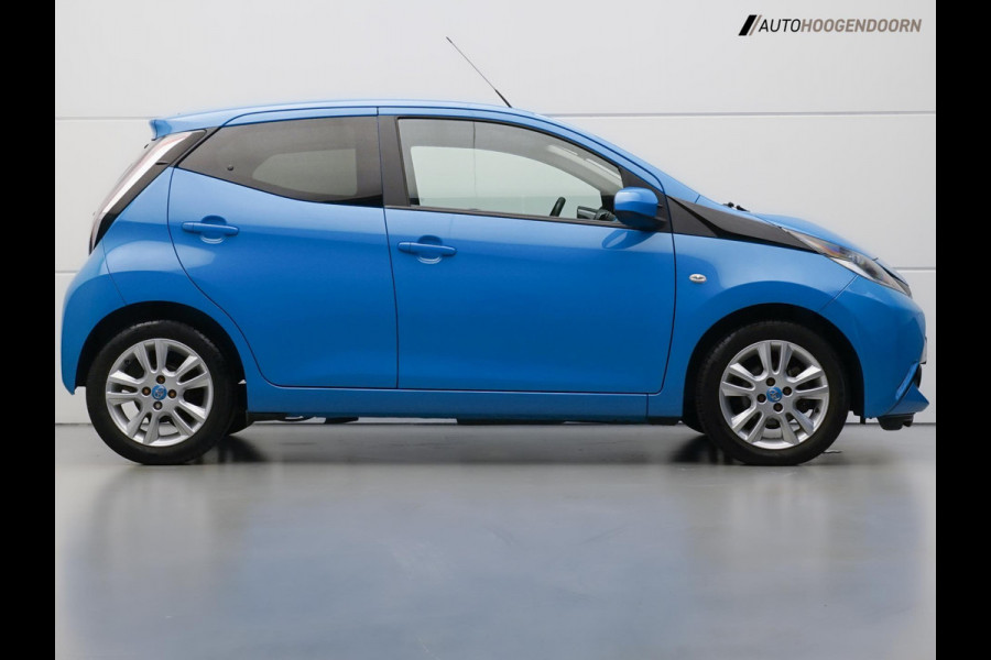 Toyota Aygo 1.0 VVT-i x-joy (NAVIGATIE,LED VERLICHTING,AIRCO,CRUISE,CAMERA,LANE-ASSIST,NIEUWE APK,LM-VELGEN,TOPCONDITIE) Toyota Aygo 1.0 VVT-i x-joy (NAVIGATIE,LED VERLICHTING,AIRCO,CRUISE,CAMERA,LANE-ASSIST,NIEUWE APK,LM-VELGEN,TOPCONDITIE)