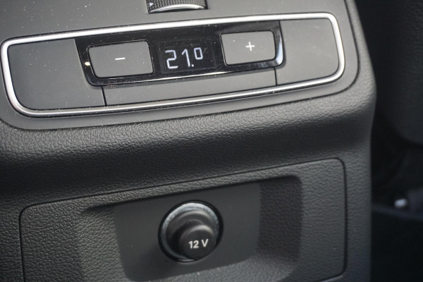 Audi A4 Limousine 35 TFSI 150PK Virtual Cockpit/Sportstoelen/ Origineel Nederlands/1e Eigenaar. Audi A4 Limousine 35 TFSI 150PK Virtual Cockpit/Sportstoelen/ Origineel Nederlands/1e Eigenaar.