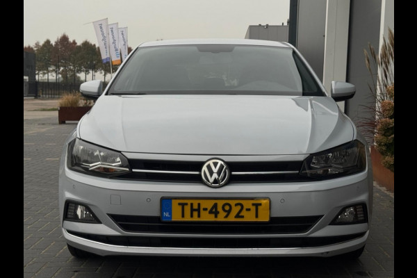 Volkswagen Polo 1.0 TSI Highline NAVI APPLE CARPLAY SPORTVELGEN PDC LEDER Volkswagen Polo 1.0 TSI Highline NAVI APPLE CARPLAY SPORTVELGEN PDC LEDER