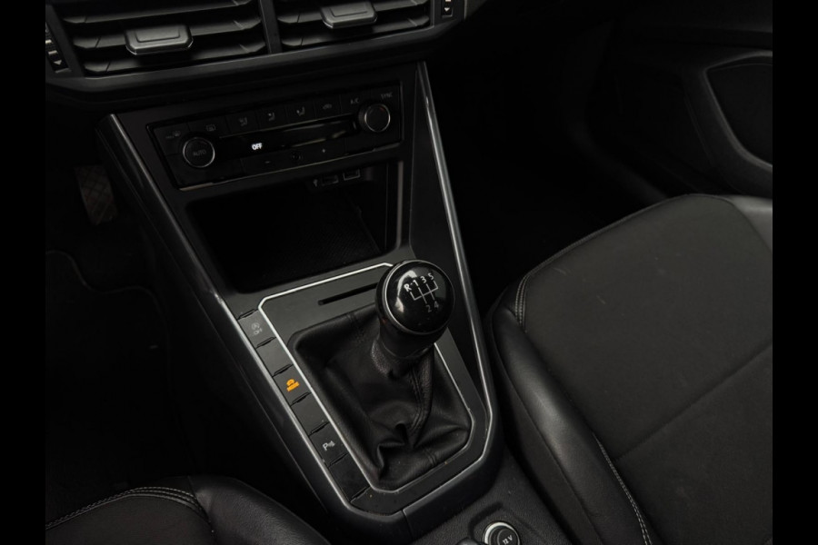 Volkswagen Polo 1.0 TSI Highline NAVI APPLE CARPLAY SPORTVELGEN PDC LEDER Volkswagen Polo 1.0 TSI Highline NAVI APPLE CARPLAY SPORTVELGEN PDC LEDER