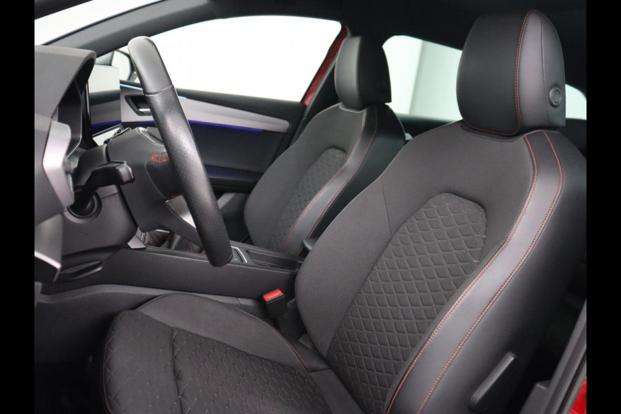 Seat Leon 1.5 TSI FR Business Intense | Trekhaak | Carplay | Adaptive cruise | Navigatie | Sportstoelen | Camera | Dodehoek detectie | Parkeerhulp | DAB | Full LED