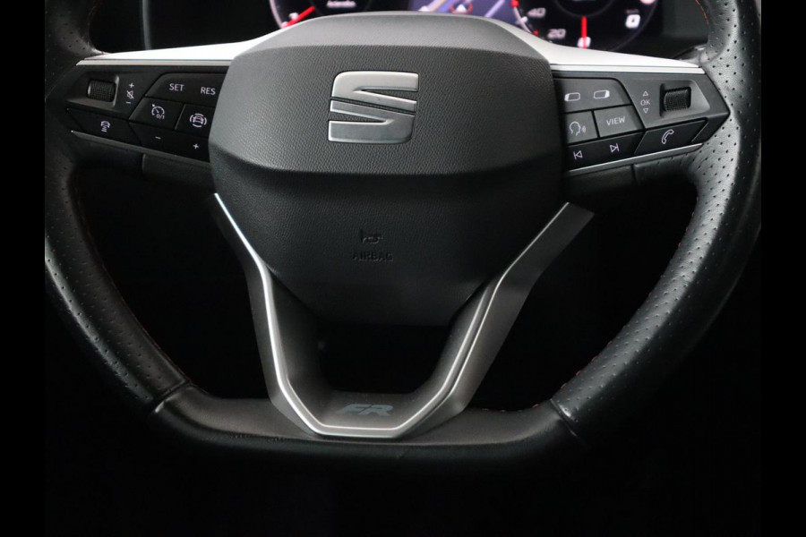 Seat Leon 1.5 TSI FR Business Intense | Trekhaak | Carplay | Adaptive cruise | Navigatie | Sportstoelen | Camera | Dodehoek detectie | Parkeerhulp | DAB | Full LED