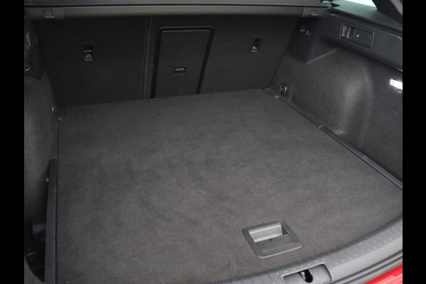 Seat Leon 1.5 TSI FR Business Intense | Trekhaak | Carplay | Adaptive cruise | Navigatie | Sportstoelen | Camera | Dodehoek detectie | Parkeerhulp | DAB | Full LED