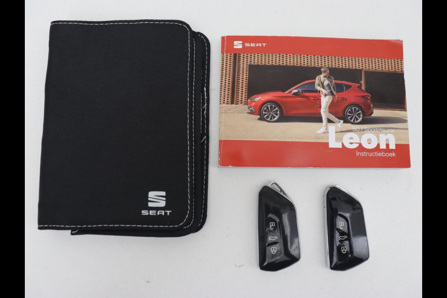 Seat Leon 1.5 TSI FR Business Intense | Trekhaak | Carplay | Adaptive cruise | Navigatie | Sportstoelen | Camera | Dodehoek detectie | Parkeerhulp | DAB | Full LED