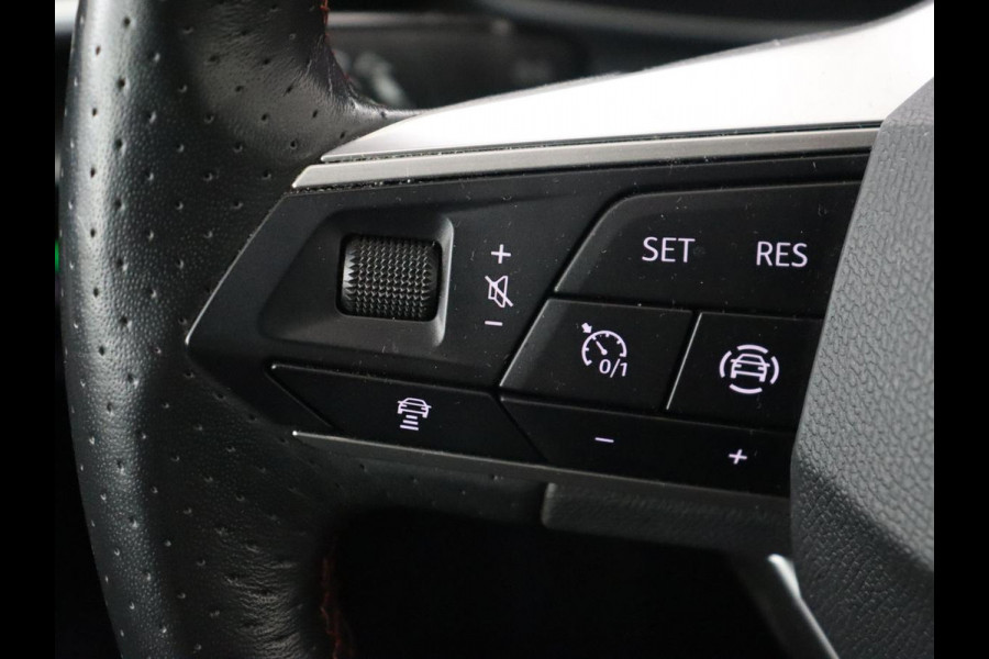 Seat Leon 1.5 TSI FR Business Intense | Trekhaak | Carplay | Adaptive cruise | Navigatie | Sportstoelen | Camera | Dodehoek detectie | Parkeerhulp | DAB | Full LED