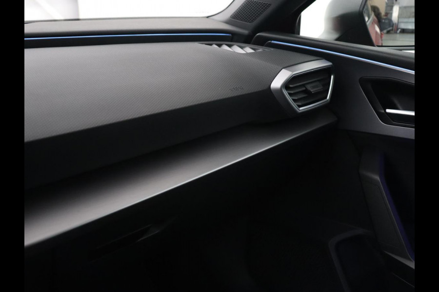 Seat Leon 1.5 TSI FR Business Intense | Trekhaak | Carplay | Adaptive cruise | Navigatie | Sportstoelen | Camera | Dodehoek detectie | Parkeerhulp | DAB | Full LED