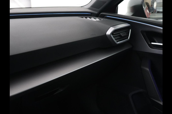 Seat Leon 1.5 TSI FR Business Intense | Trekhaak | Carplay | Adaptive cruise | Navigatie | Sportstoelen | Camera | Dodehoek detectie | Parkeerhulp | DAB | Full LED