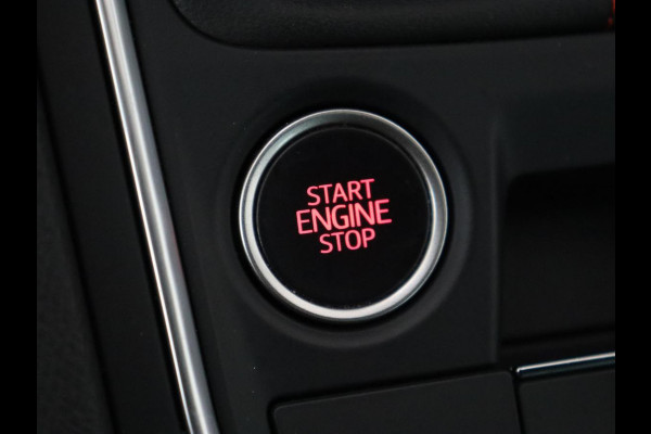 Seat Leon 1.5 TSI FR Business Intense | Trekhaak | Carplay | Adaptive cruise | Navigatie | Sportstoelen | Camera | Dodehoek detectie | Parkeerhulp | DAB | Full LED