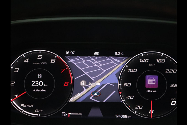 Seat Leon 1.5 TSI FR Business Intense | Trekhaak | Carplay | Adaptive cruise | Navigatie | Sportstoelen | Camera | Dodehoek detectie | Parkeerhulp | DAB | Full LED