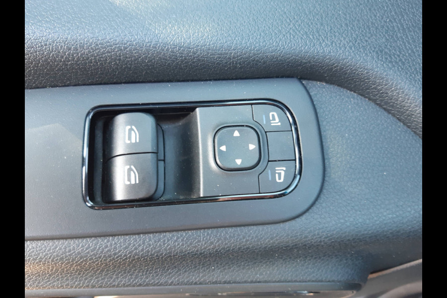 Mercedes-Benz Sprinter Pick-up 150Pk CDI Dubbel Cabine 6-pers. Automaat Trekhaak Cruisecontrol Airco Mercedes-Benz Sprinter Pick-up 150Pk CDI Dubbel Cabine 6-pers. Automaat Trekhaak Cruisecontrol Airco