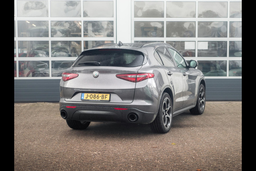 Alfa Romeo Stelvio 2.0 Turbo Aut. AWD B-Tech | Navi | Xenon | Camera | Veloce Int. | Schuif/Kanteldak | 20" | Apple Carplay | Keyless | Dashboard Leder