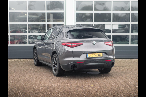 Alfa Romeo Stelvio 2.0 Turbo Aut. AWD B-Tech | Navi | Xenon | Camera | Veloce Int. | Schuif/Kanteldak | 20" | Apple Carplay | Keyless | Dashboard Leder