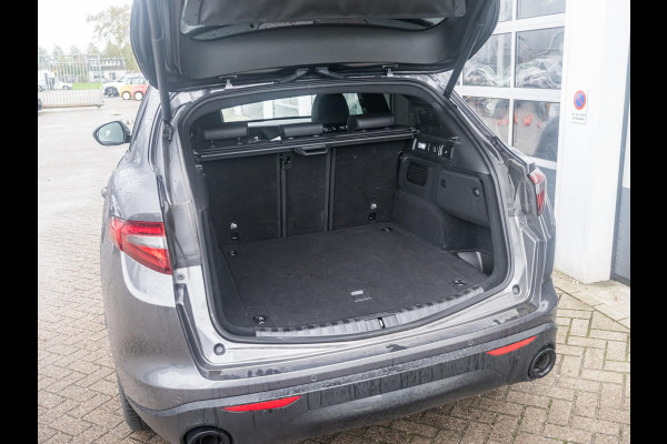 Alfa Romeo Stelvio 2.0 Turbo Aut. AWD B-Tech | Navi | Xenon | Camera | Veloce Int. | Schuif/Kanteldak | 20" | Apple Carplay | Keyless | Dashboard Leder