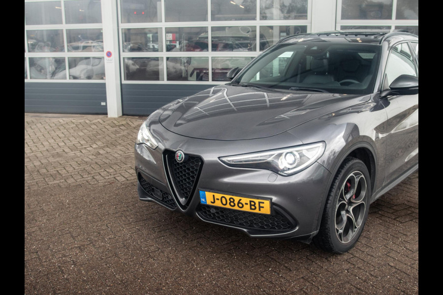 Alfa Romeo Stelvio 2.0 Turbo Aut. AWD B-Tech | Navi | Xenon | Camera | Veloce Int. | Schuif/Kanteldak | 20" | Apple Carplay | Keyless | Dashboard Leder