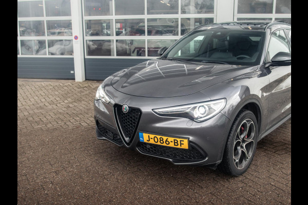 Alfa Romeo Stelvio 2.0 Turbo Aut. AWD B-Tech | Navi | Xenon | Camera | Veloce Int. | Schuif/Kanteldak | 20" | Apple Carplay | Keyless | Dashboard Leder
