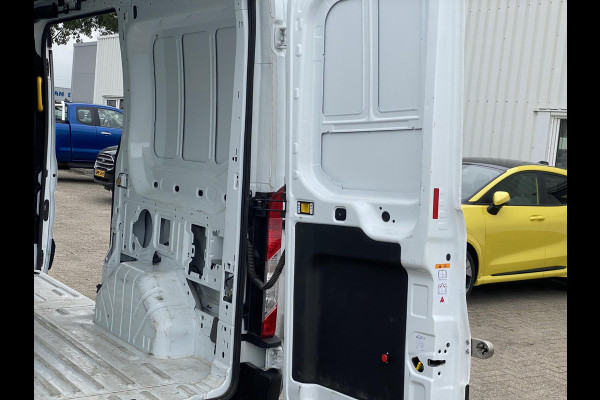 Ford Transit 310 2.0 TDCI L2H2 Trend 130pk | SCI | 12 inch SYNC 4 | Draadloos Apple Carplay/Android auto | Achteruitrijcamera incl. Downlighter | Digitale Cockpit Ford Transit 310 2.0 TDCI L2H2 Trend 130pk | SCI | 12 inch SYNC 4 | Draadloos Apple Carplay/Android auto | Achteruitrijcamera incl. Downlighter | Digitale Cockpit