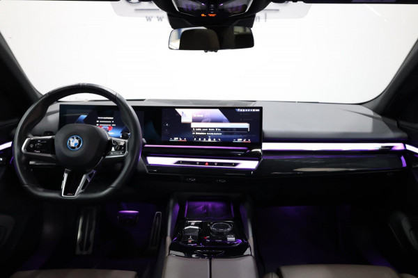 BMW 5 Serie 530e Individual M-Sport BTW/LASER/VIRTUAL/SFEER/PANO/LEER+S.VERWARMING+MEMORY/LMV/360/ACC/ECC/FABRIEKSGARANTIE! BMW 5 Serie 530e Individual M-Sport BTW/LASER/VIRTUAL/SFEER/PANO/LEER+S.VERWARMING+MEMORY/LMV/360/ACC/ECC/FABRIEKSGARANTIE!