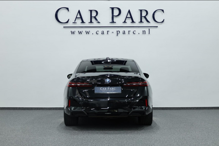 BMW 5 Serie 530e Individual M-Sport BTW/LASER/VIRTUAL/SFEER/PANO/LEER+S.VERWARMING+MEMORY/LMV/360/ACC/ECC/FABRIEKSGARANTIE! BMW 5 Serie 530e Individual M-Sport BTW/LASER/VIRTUAL/SFEER/PANO/LEER+S.VERWARMING+MEMORY/LMV/360/ACC/ECC/FABRIEKSGARANTIE!