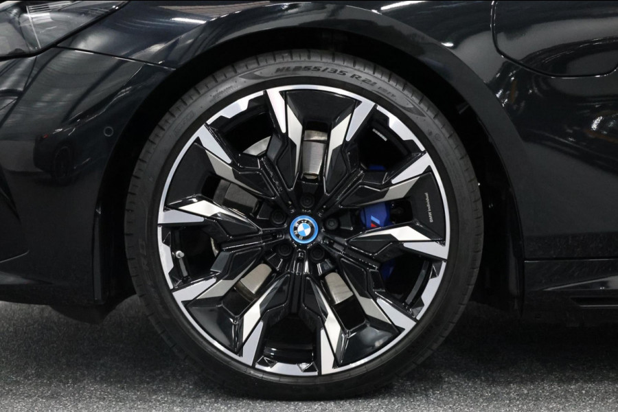 BMW 5 Serie 530e Individual M-Sport BTW/LASER/VIRTUAL/SFEER/PANO/LEER+S.VERWARMING+MEMORY/LMV/360/ACC/ECC/FABRIEKSGARANTIE! BMW 5 Serie 530e Individual M-Sport BTW/LASER/VIRTUAL/SFEER/PANO/LEER+S.VERWARMING+MEMORY/LMV/360/ACC/ECC/FABRIEKSGARANTIE!