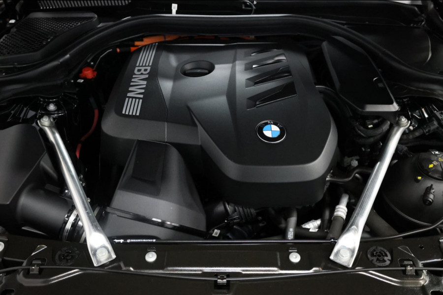 BMW 5 Serie 530e Individual M-Sport BTW/LASER/VIRTUAL/SFEER/PANO/LEER+S.VERWARMING+MEMORY/LMV/360/ACC/ECC/FABRIEKSGARANTIE! BMW 5 Serie 530e Individual M-Sport BTW/LASER/VIRTUAL/SFEER/PANO/LEER+S.VERWARMING+MEMORY/LMV/360/ACC/ECC/FABRIEKSGARANTIE!