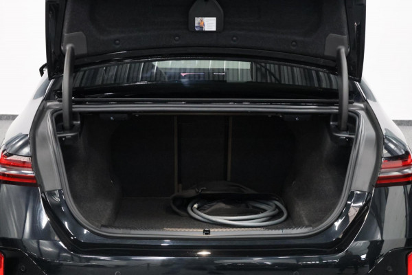 BMW 5 Serie 530e Individual M-Sport BTW/LASER/VIRTUAL/SFEER/PANO/LEER+S.VERWARMING+MEMORY/LMV/360/ACC/ECC/FABRIEKSGARANTIE! BMW 5 Serie 530e Individual M-Sport BTW/LASER/VIRTUAL/SFEER/PANO/LEER+S.VERWARMING+MEMORY/LMV/360/ACC/ECC/FABRIEKSGARANTIE!