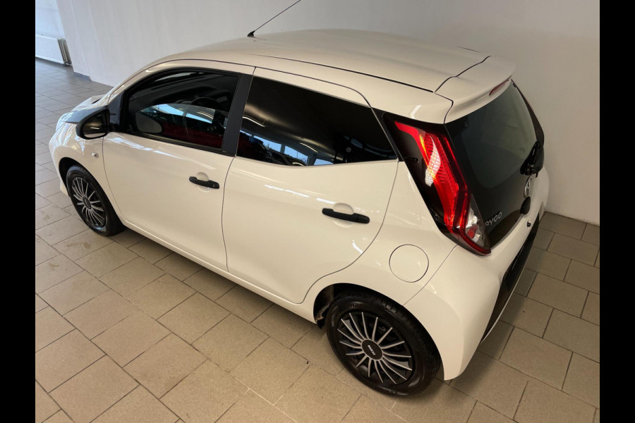 Toyota Aygo 1.0 VVT-i x-fun AIRCO LIMITER ELEK RAMEN CENT VERG SPARCO 5DRS NIEUWSTAAT