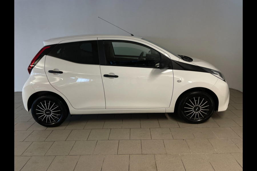 Toyota Aygo 1.0 VVT-i x-fun AIRCO LIMITER ELEK RAMEN CENT VERG SPARCO 5DRS NIEUWSTAAT