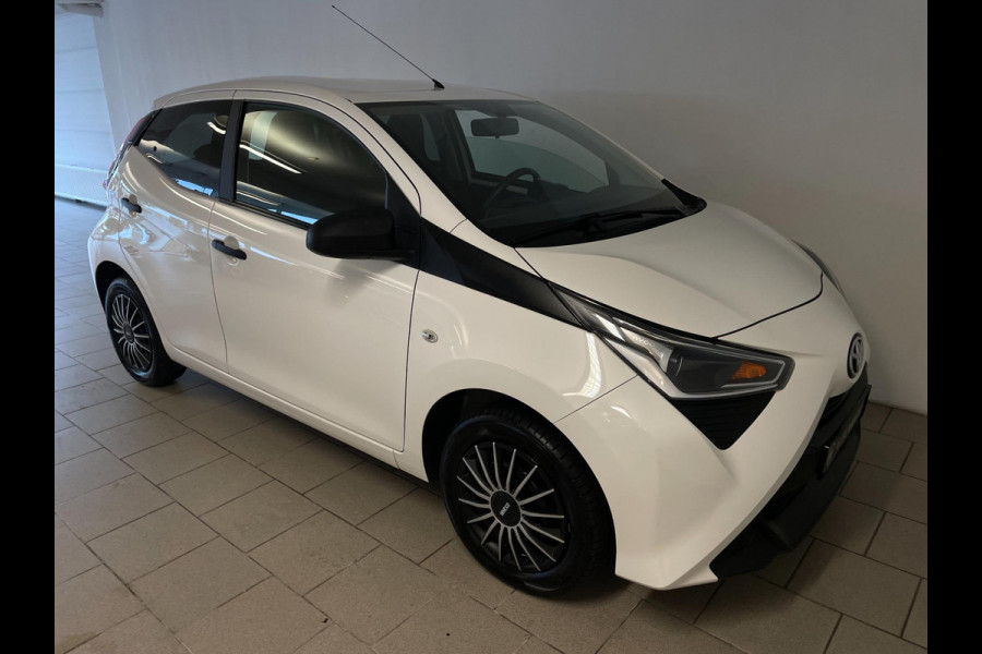 Toyota Aygo 1.0 VVT-i x-fun AIRCO LIMITER ELEK RAMEN CENT VERG SPARCO 5DRS NIEUWSTAAT