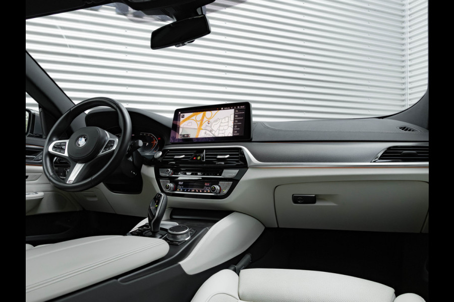 BMW 6 Serie Gran Turismo 640i xDrive M-Sport - Pano - Adaptive Air - Trekhaak - Stoelventilatie