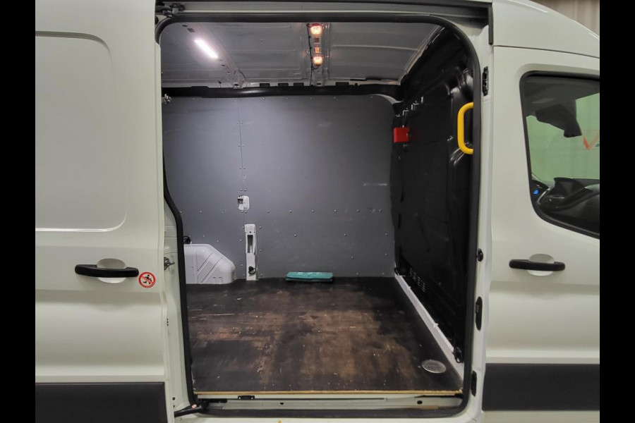 Ford Transit 2.0TDCI 130pk L2/H2 Trekhaak Imperiaal Euro 6! Ford Transit 2.0TDCI 130pk L2/H2 Trekhaak Imperiaal Euro 6!