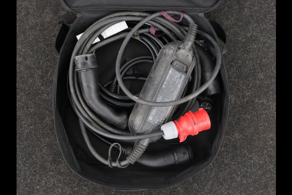 Audi A6 55 TFSI e quattro Competition | Panoramadak | Trekhaak | Leder | Stoelverwarming | Memory | Adaptive cruise | Carplay | Sfeerverlichting | Navigatie | Virtual Cockpit | Matrix LED | PHEV | Plug In