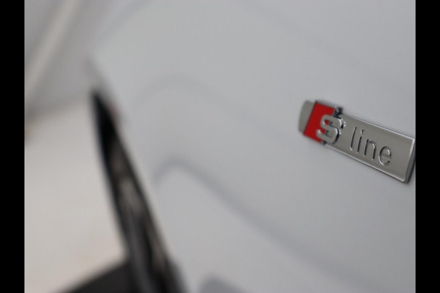 Audi A6 55 TFSI e quattro Competition | Panoramadak | Trekhaak | Leder | Stoelverwarming | Memory | Adaptive cruise | Carplay | Sfeerverlichting | Navigatie | Virtual Cockpit | Matrix LED | PHEV | Plug In