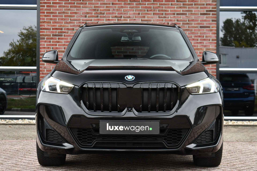 BMW X1 xDrive30e M-Sport Pano ACC 360-cam HUD El-zetel 19inch BMW X1 xDrive30e M-Sport Pano ACC 360-cam HUD El-zetel 19inch