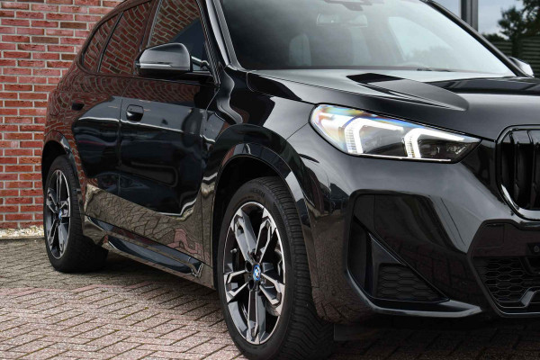 BMW X1 xDrive30e M-Sport Pano ACC 360-cam HUD El-zetel 19inch BMW X1 xDrive30e M-Sport Pano ACC 360-cam HUD El-zetel 19inch