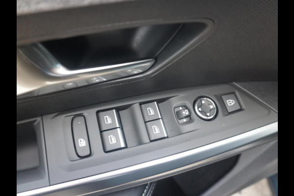 Peugeot E-3008 GT Avantage 210 73 kWh Leder interieur | Focal audio Peugeot E-3008 GT Avantage 210 73 kWh Leder interieur | Focal audio