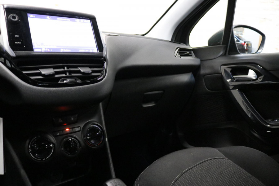 Peugeot 208 1.2 PureTech Blue Lion | PDC | NAP | NL AUTO | Peugeot 208 1.2 PureTech Blue Lion | PDC | NAP | NL AUTO |