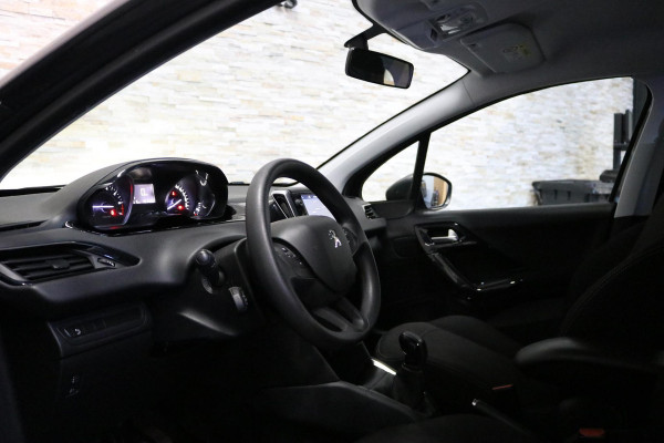 Peugeot 208 1.2 PureTech Blue Lion | PDC | NAP | NL AUTO | Peugeot 208 1.2 PureTech Blue Lion | PDC | NAP | NL AUTO |