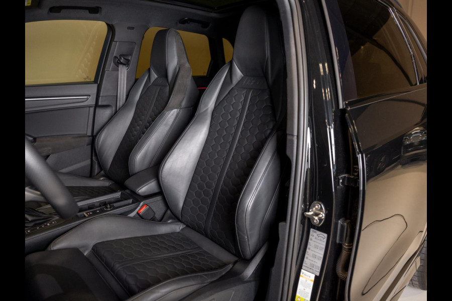 Audi Q3 TFSI RS / 400pk / Panorama dak / Sonos / Kuipstoelen /