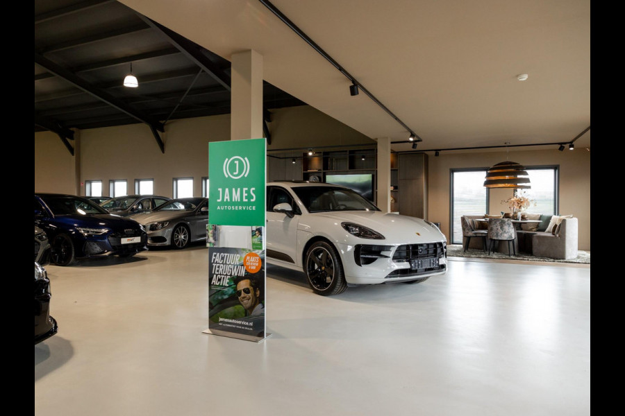 Audi Q3 TFSI RS / 400pk / Panorama dak / Sonos / Kuipstoelen /