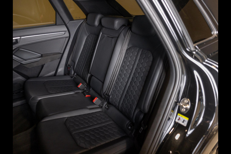 Audi Q3 TFSI RS / 400pk / Panorama dak / Sonos / Kuipstoelen /